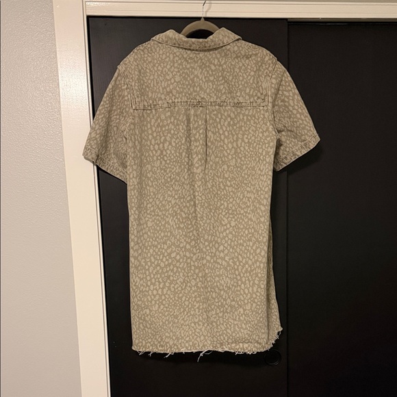 Universal Thread Patterned Button Down Dress - Picture 4 of 4